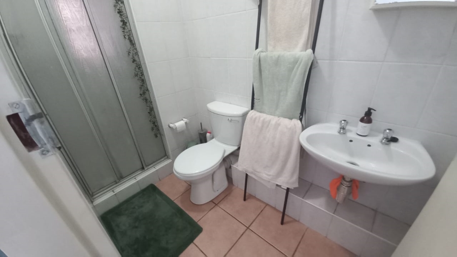 1 Bedroom Property for Sale in Kannoniers Park North West